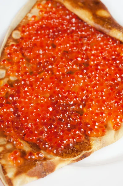 Panqueca com caviar vermelho — Fotografia de Stock