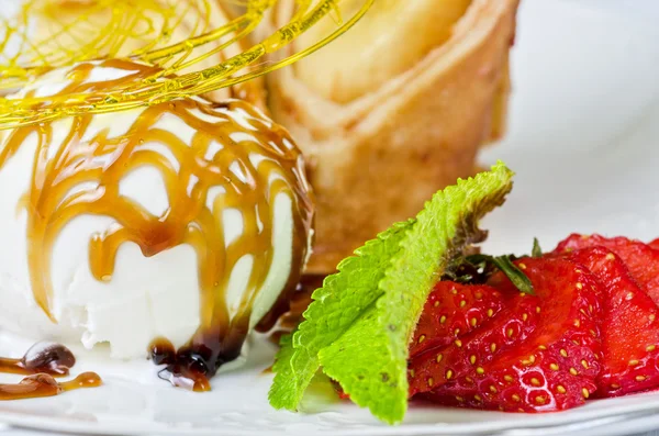 Tasty pancake dessert — Stock Photo, Image