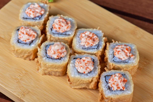 Cream cheese and tobico sushi roll — Stock Photo, Image