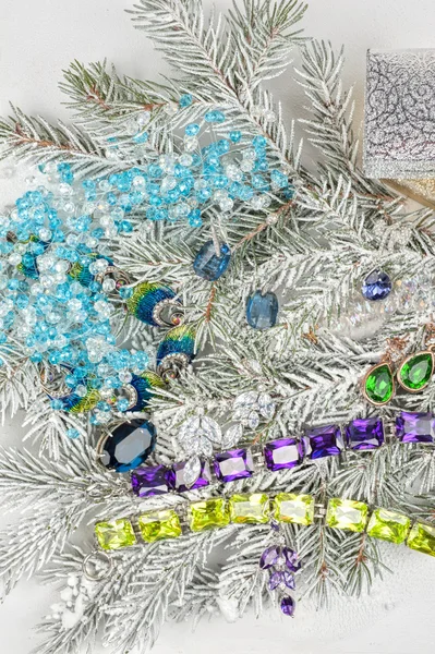 Schmuck am Tannenbaum — Stockfoto