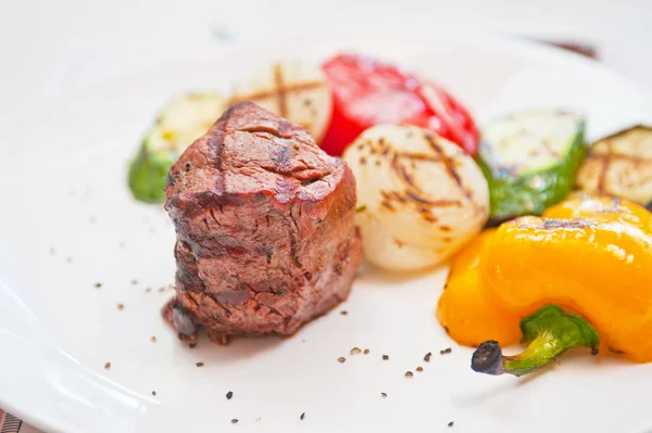 Carne de bovino e produtos hortícolas — Fotografia de Stock