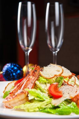lezzetli karides salatası