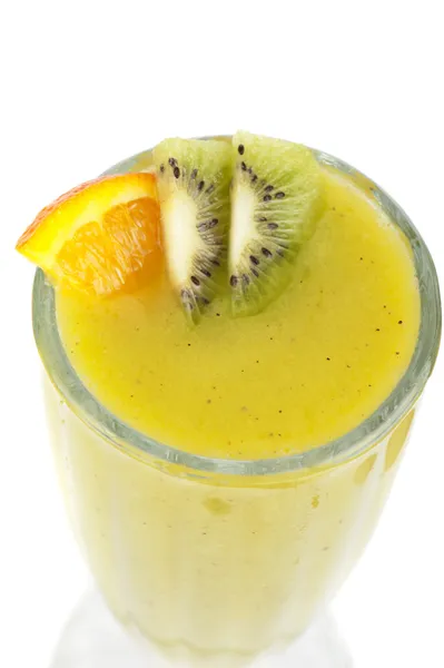 Kiwi och passionsfrukt drink — Stockfoto