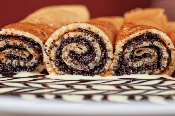 Pfannkuchen mit Mohn — Stockfoto