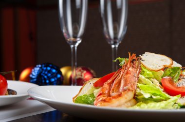 lezzetli karides salatası