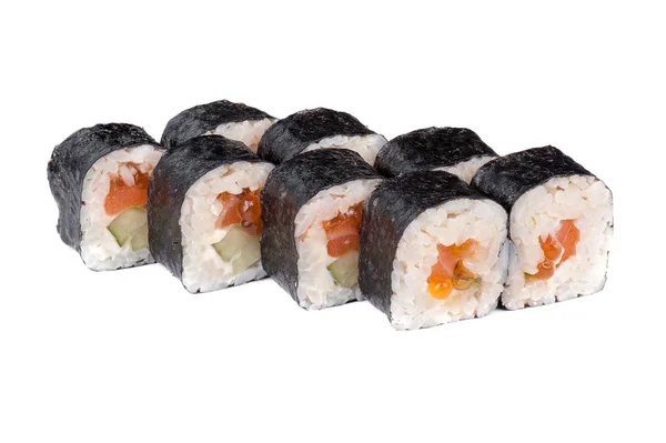 Rotoli di maki freschi di sushi con caviale rosso — Foto Stock