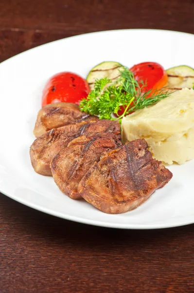 Tongue with grilled vegetable — Stock Photo, Image