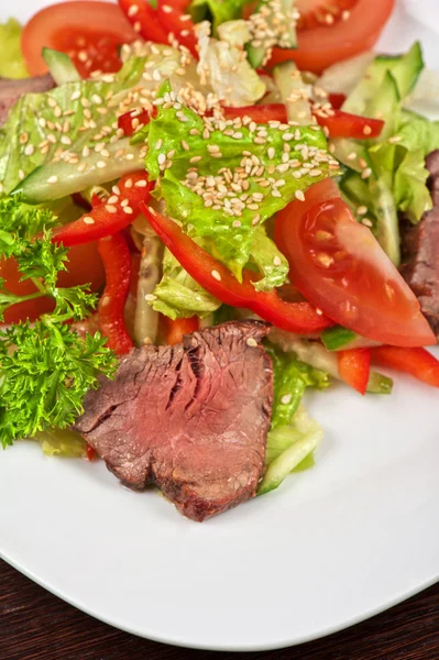 Ensalada de carne —  Fotos de Stock