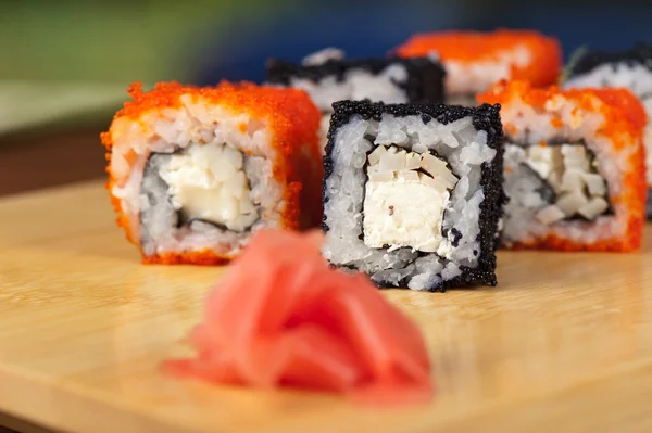 Tobico rolki sushi — Zdjęcie stockowe