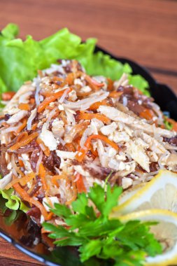 taze funchozy salata