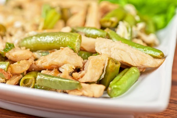 Green beans with chicken — Stock Photo, Image