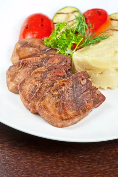 Tongue with grilled vegetable — Stock Photo, Image