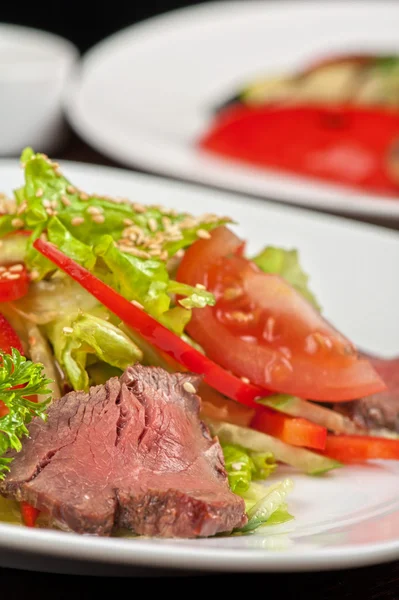 Salada de carne de bovino — Fotografia de Stock