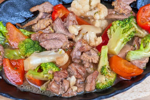 Meat with vegetables — Stock Photo, Image