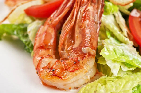 Salade de crevettes savoureuse — Photo