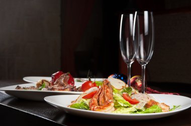 lezzetli karides salatası