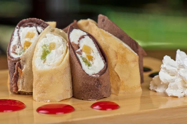 Roll palačinka s marmeládou — Stock fotografie