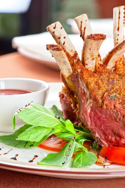 Costola di agnello arrosto — Foto Stock