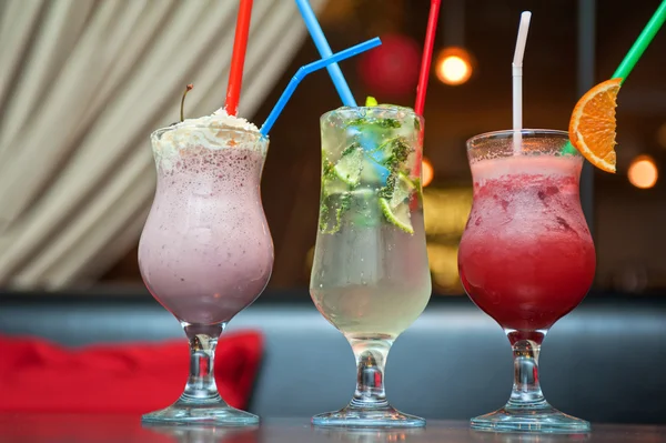 Tre friska alkoholfria cocktails — Stockfoto