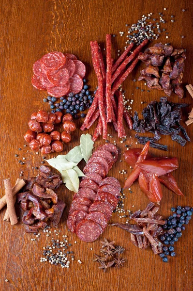 Carne e salsichas — Fotografia de Stock