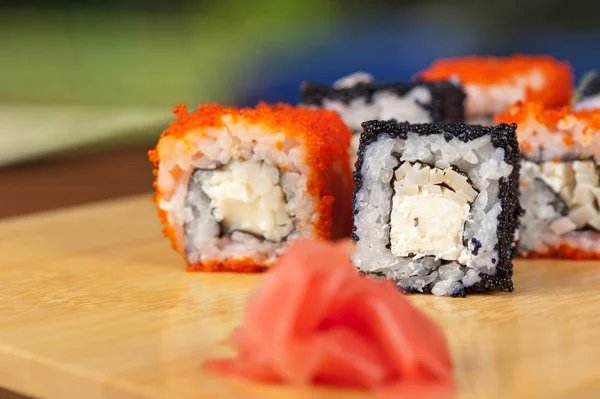 Tobico sushi rohlíky — Stock fotografie