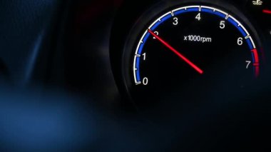 Araba taksimetresi kapatılıyor.