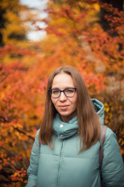 güzel bir sonbahar kadın