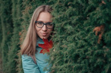 güzel bir sonbahar kadın