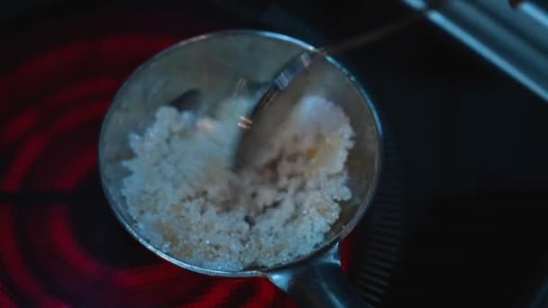 Detailní záběr na spálený cukr — Stock video