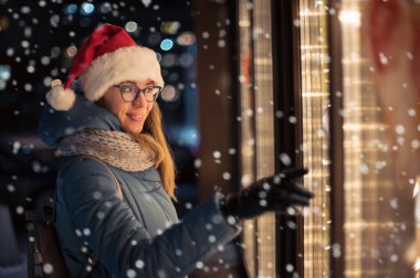 Noel Baba şapkalı Pretty Woman