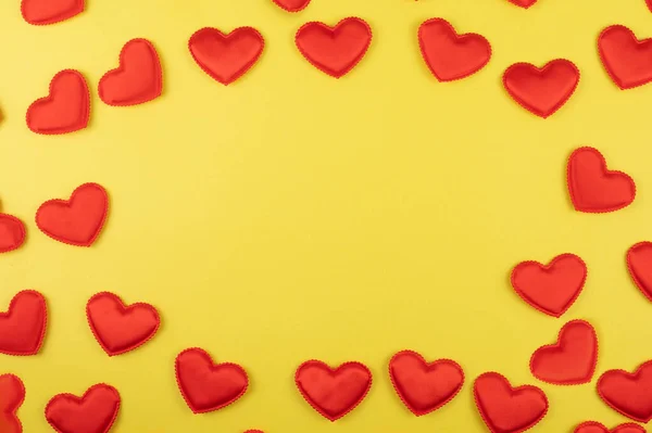День святого Валентина желтый фон бумаги — стоковое фото