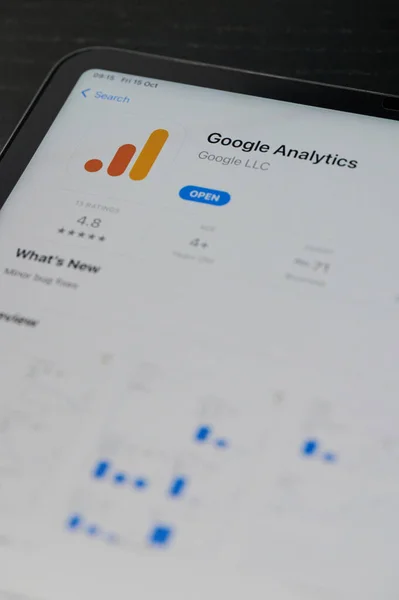 Nueva York Octubre 2021 Instalar Aplicación Google Analytics Smartphonescreen Vista —  Fotos de Stock