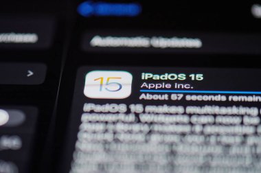 New York, ABD - 24 Eylül 2021: IpadOs 15 'i ekrana kapat 