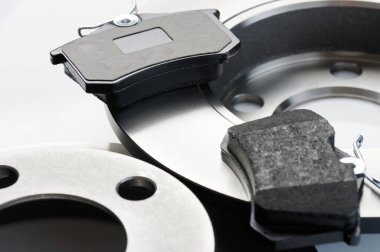 Fren pedi ve disk makro yakın görüntü. Araba bakım teması