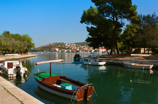 Vista frente al mar de Trogir en Croacia —  Fotos de Stock