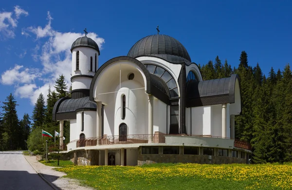 Kerk in ski resort pamporovo Rechtenvrije Stockfoto's