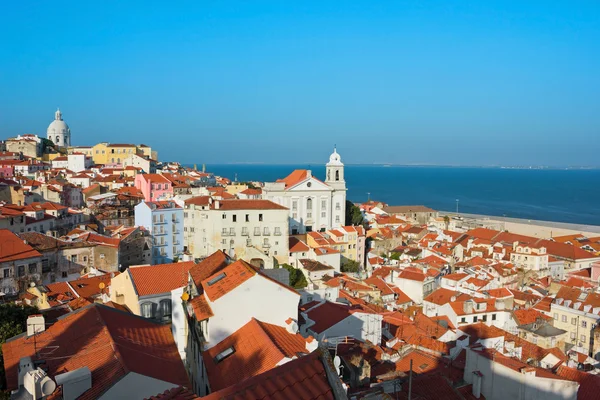 Weergave van igreja de santo estevao in alfama Lissabon Stockfoto