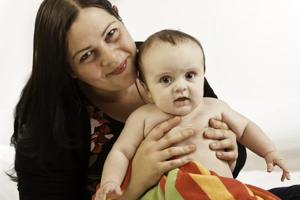 Happy mum with her little baby — Stock Photo, Image