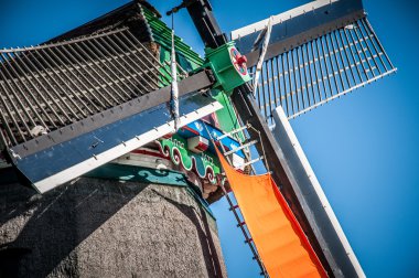 Hollanda Yeldeğirmeni