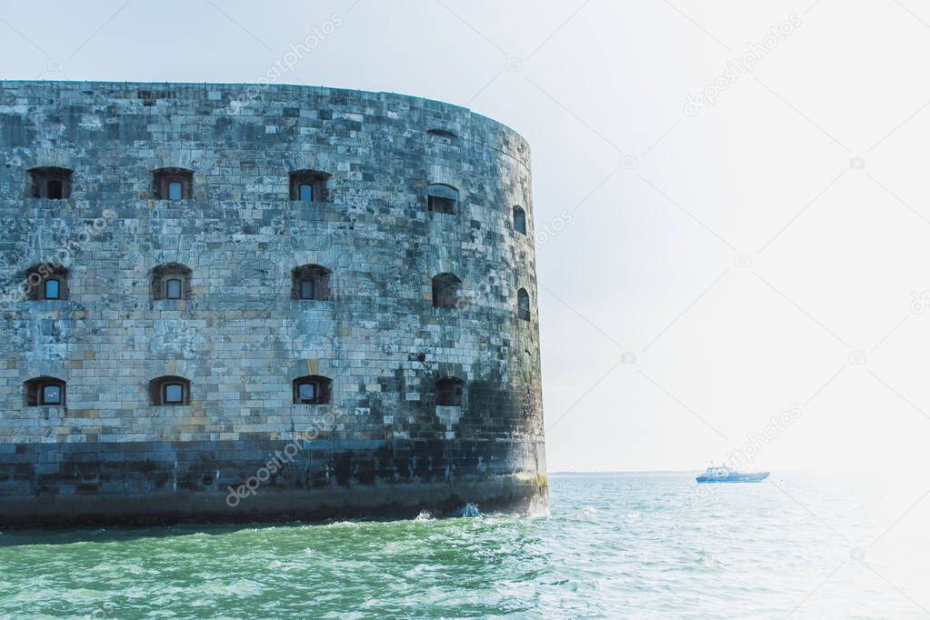 Le Fort Boyard dans l'embouchure de la Charente en France