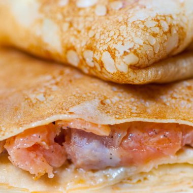 füme somon ile kızarmış patates rendesi