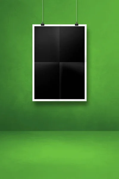 Zwarte Gevouwen Poster Opknoping Een Groene Muur Met Clips Sjabloon — Stockfoto