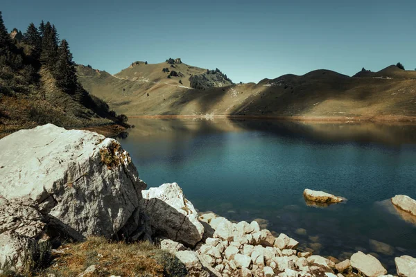 Lac Lessy Berglandschap Bij Zonsopgang Het Grand Bornand Haute Savoie — Stockfoto