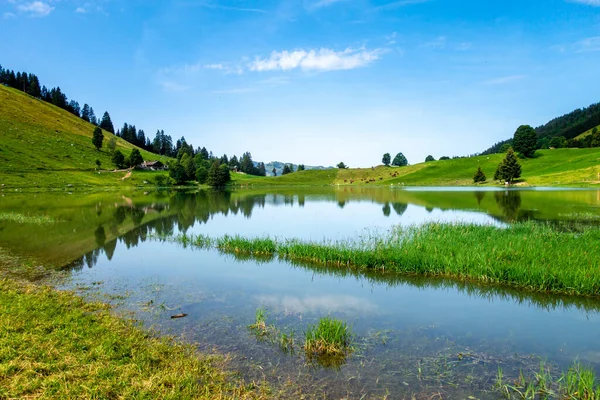 Meer Van Confins Berglandschap Clusaz Haute Savoie Frankrijk — Stockfoto