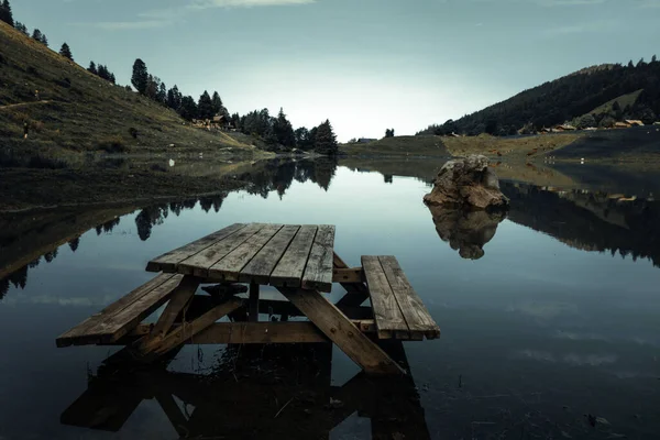 Lago Los Confines Paisaje Montaña Amanecer Clusaz Alta Saboya Francia —  Fotos de Stock