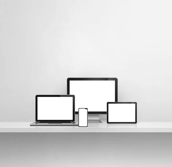 コンピュータ ラップトップ 携帯電話 デジタルタブレットPc 白いコンクリート壁の棚の背景 3Dイラスト — ストック写真