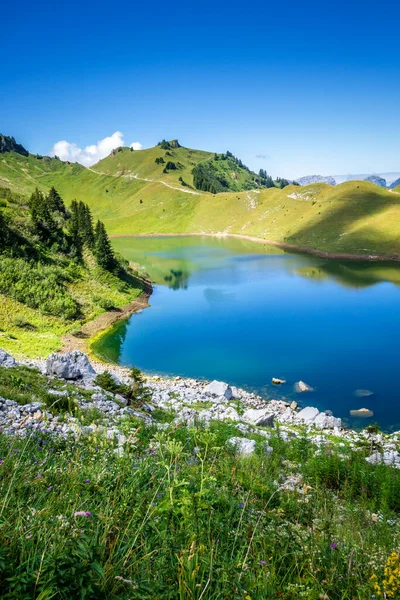 Lac Lessy Paisaje Montaña Grand Bornand Haute Savoie Francia — Foto de Stock