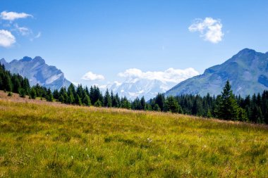 La Clusaz, Haute-savoie, Fransa 'da dağ manzarası ve Mont Blanc manzarası