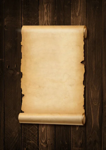 古老的中世纪纸页 在木板背景上隔离的羊皮纸卷轴 — 图库照片