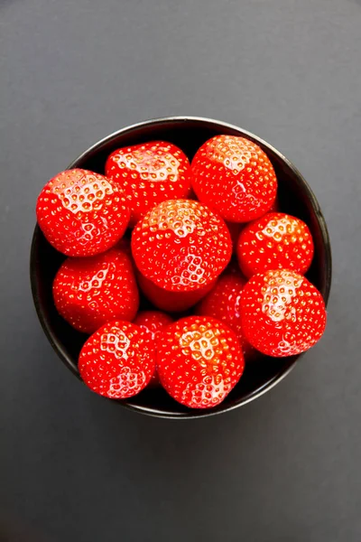 Strawberries Bowl Black Background Studio Shooting — Stock Photo, Image